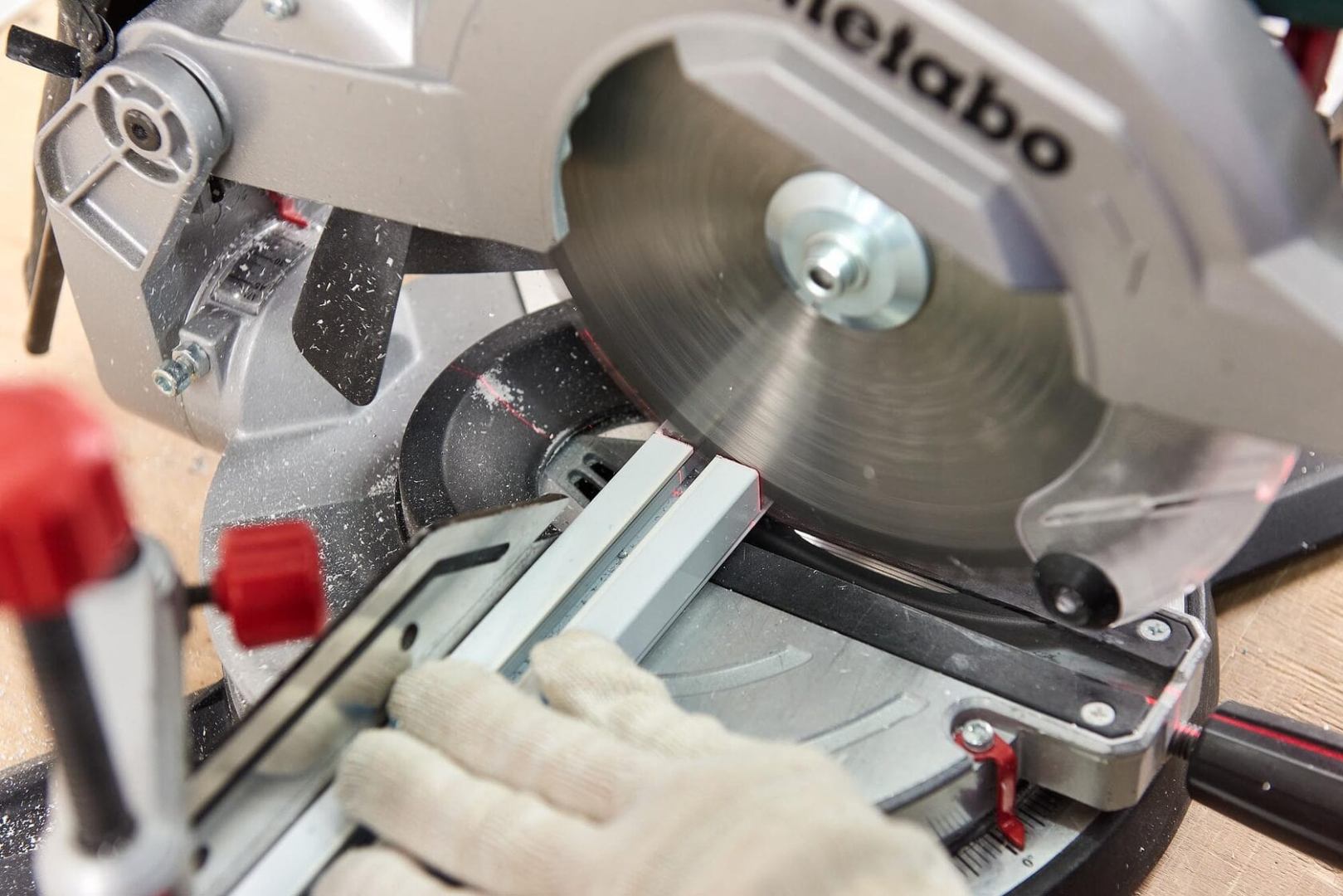 1sm-ə qədər dəqiqliklə istehsal